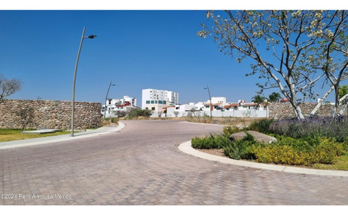 Preventa De Terreno Residencial En Milenio 3 De 243.26 Mts2