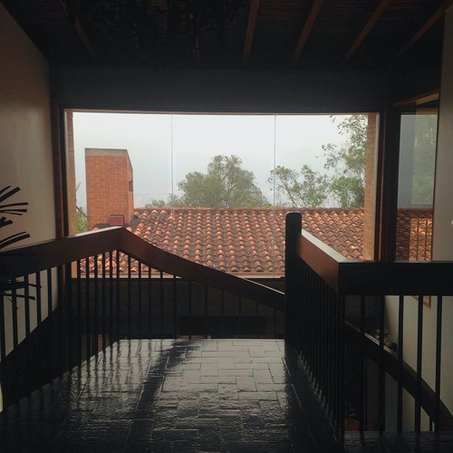Imagen 3 de 12 de Espectacular Casa Alto Hatillo, La Lagunita, Vista Caracas, Piscina