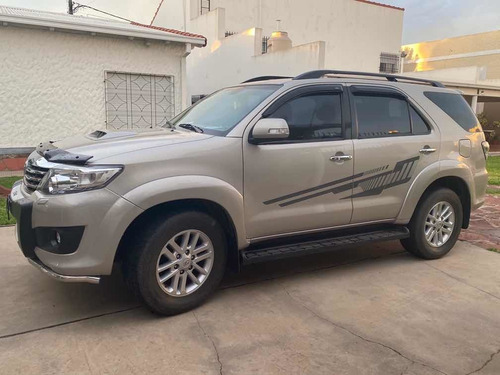 Toyota Sw4 3.0 Srv Cuero I 171cv 4x4 5at 2012