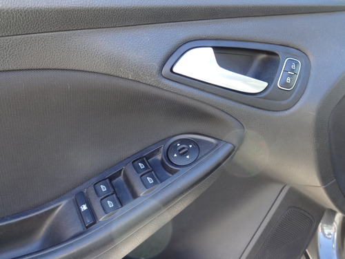Ford Focus Focus 5d Se 2.0l Mt