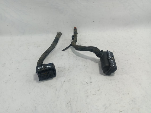 Arnés Conector Computadora Ecu Vw Passat Cc 2.0l T 09-12 (Usado)