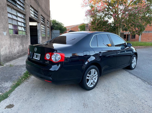 Volkswagen Vento 2.5 Luxury 170cv 2010