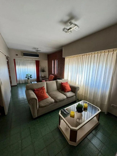 Ph En Venta - 4 Dormitorios 3 Baños - Cochera - 170mts2 - Villa Sarmiento