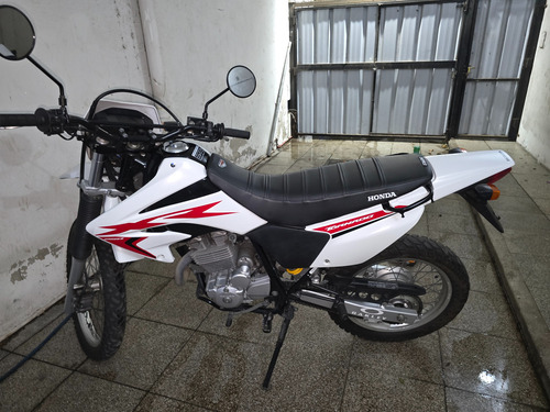 Honda Tornado Excelente Estado Con Muy Poco Uso, Titular.