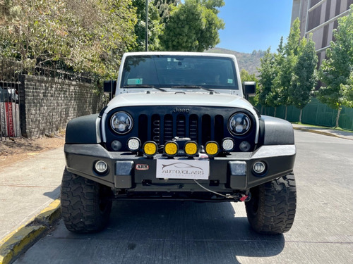 Imagen 2 de 11 de Jeep Wrangler 3.6 Unlimited Sport Auto 4wd