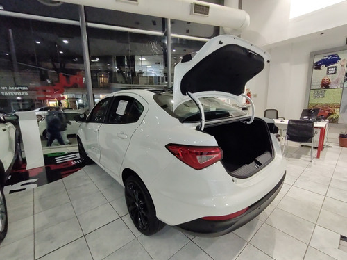 Imagen 17 de 23 de Fiat Cronos Precision 1.8 16v Hgt (dr)
