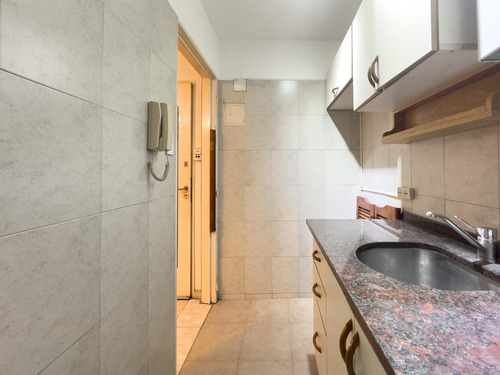 Venta - Departamento 2 Ambientes Con Patio - Recoleta