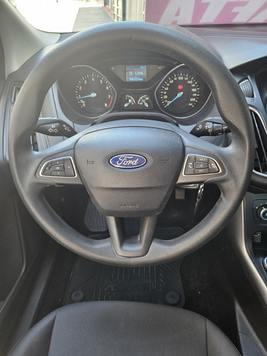 Ford Focus III 1.6 Sedan S