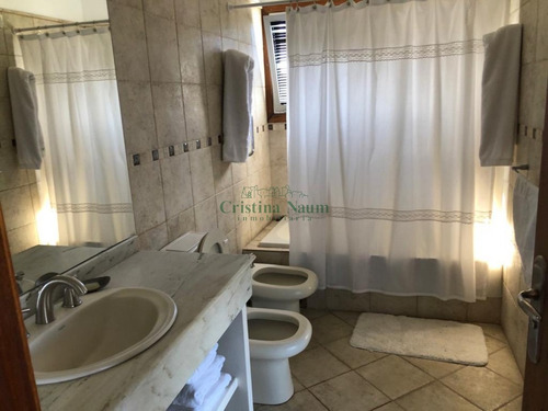 Estupenda Casa En Barrio Privado.- Ref: 35901