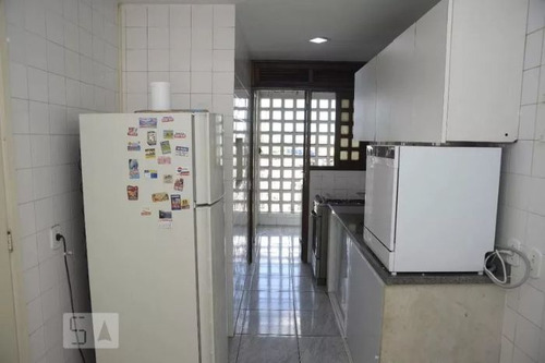 Apartamento À Venda Na Rua Visconde De Asseca, Taquara, Rio De Janeiro - Rj - Liv-9871