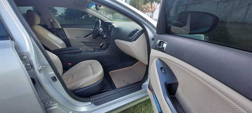 Imagem 10 de 14 de Kia Optima 2.4 16v 180cv 2013