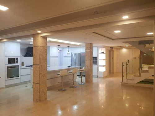 Imagen 4 de 11 de Venta De Hermosa Casa Quinta En La Urb. Prebo Ii Valencia Foc-577