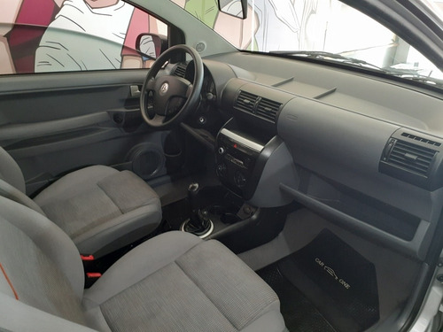 Imagen 5 de 8 de Volkswagen Fox 2009 1.6 Highline 70d
