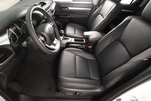 Imagen 11 de 25 de Toyota Hilux 4x4 Dc Srx 2.8 Tdi 6at D.r