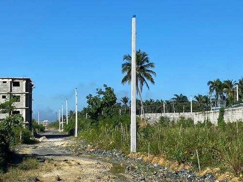 Solares En Residencial Con Garita De Seguridad. En Una Zona Tranquila Y Segura.