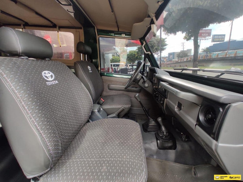Imagen 11 de 13 de Toyota Land Cruiser 4.5 Fzj