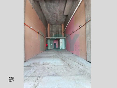 Local Comercial En Arriendo 100m2. Ñuñoa. Metro Irarrazaval.