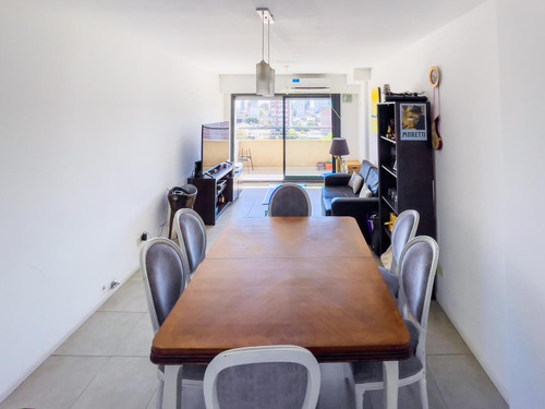 Imagen 13 de 24 de Hermoso Departamento De 1 Dormitorio Amplio Con Balcón Al Frente En El Limite Con Pichincha