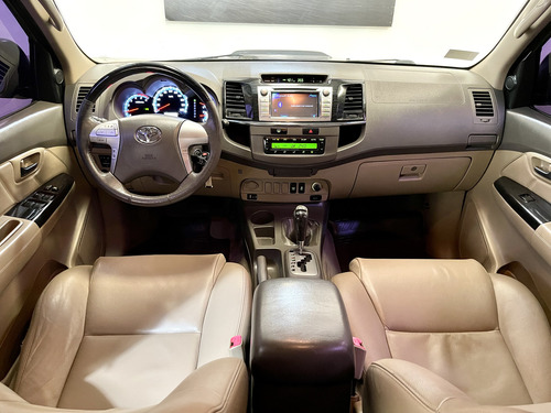 Toyota Hilux SW4 3.0 Srv Cuero I 171cv 4x4 5at