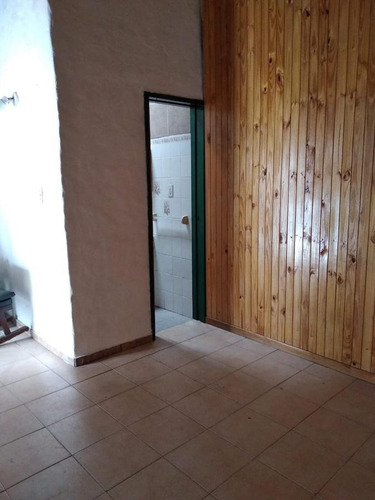 Imagen 21 de 27 de Venta - Casa Y Dos Departamentos - Bella Vista