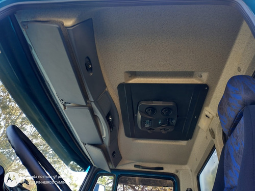 Imagem 14 de 25 de Mercedes Benz 1318 Ano 2010 Baú Sider Truck