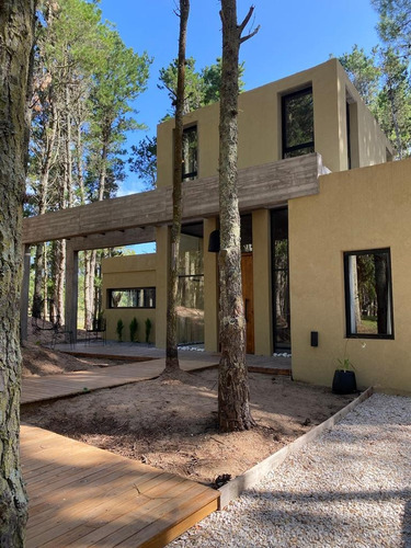 Casa En Alquiler En Bosque De Costa Esmeralda. Pinamar