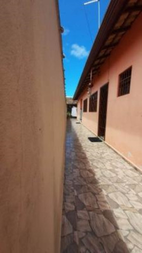 Imagem 7 de 17 de Casa No Bairro Gaivota, Em Itanhaém, Litoral Sul De São Paulo, Localizado Lado Praia. Possui Churrasqueira, Wc Externo E Vaga Para 02 Automóveis