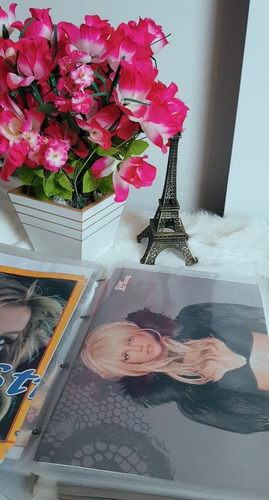 Britney Spears Pasta Com Matérias De Revistas (completa)