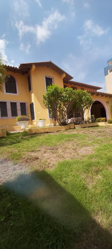 Imagen 1 de 14 de Casa En Venta, Av. Bolivar, Lecheria