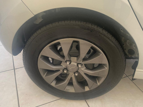 Chevrolet Onix Advantage 1.4 2019 Automático