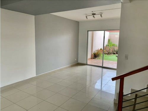 Imagen 4 de 14 de Con 3 Hab 2 Parq Casa En Condominio