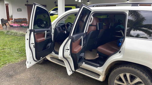 Imagen 10 de 11 de Toyota Land Cruiser Executive Lounge