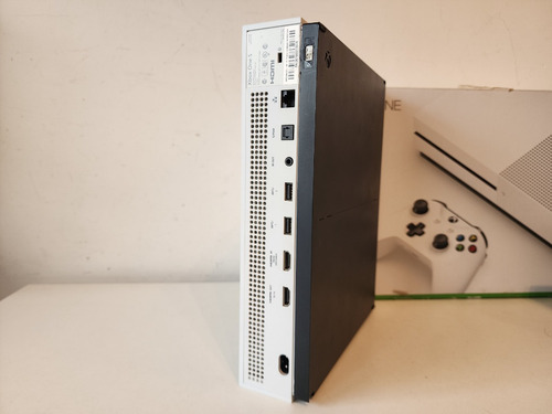 Imagen 9 de 9 de Microsoft Xbox One S 500gb Con Lectora +2 Controles Y Cable