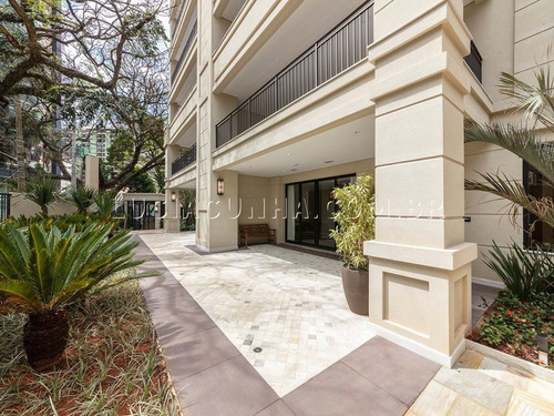 Apartamento Alto Padrão À Venda Na Vila Mariana - 267 M², 4 Suítes, Varanda, Lavabo, 5 Vagas E Depósito - 179