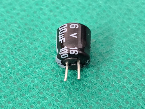 10x Capacitor Eletrolitico 100uf/16v 105° 6x7mm