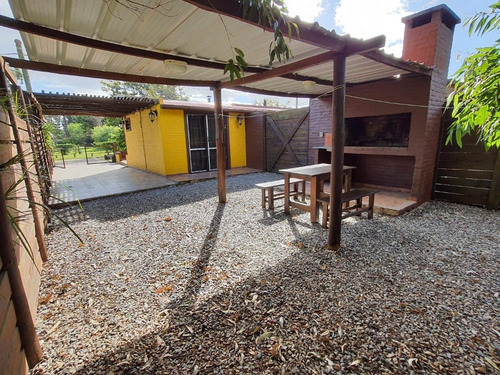 Imagen 3 de 13 de Casa Para 2 Personas En Piriápolis - Directv, Aire Acondicionado Y Parrillero.