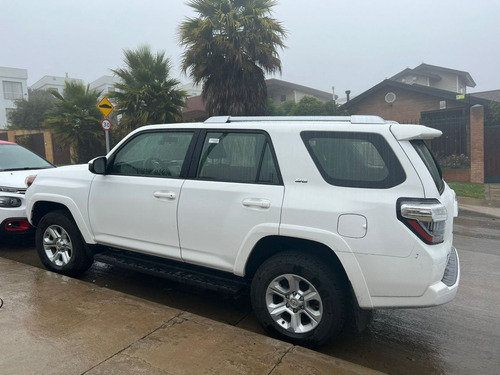 Imagen 2 de 6 de Toyota 4 Runner