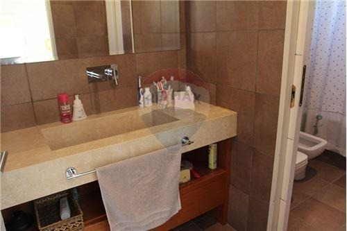 Casa En Venta En Lomas De City Bell