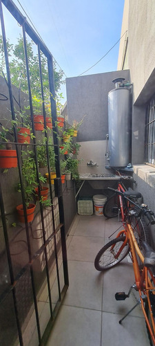 Ph Al Frente De 3 Ambientes Con Jardín, Cochera Y Posibilidad De 4º Dormitorio- En Venta