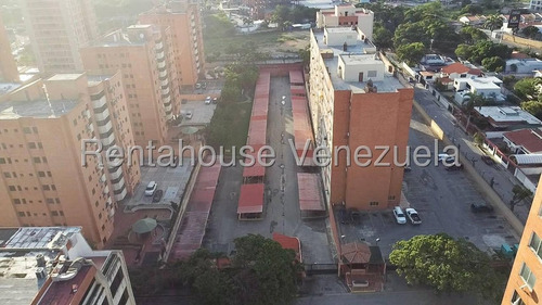 Daniela Linarez Vende Apartamentos Encantador En Exclusiva Urbanizacion Del Este De Barquisimeto En Piso Bajo Con 95m2 En Optimas Condiciones Con Facil Acceso A Comercios Importantes