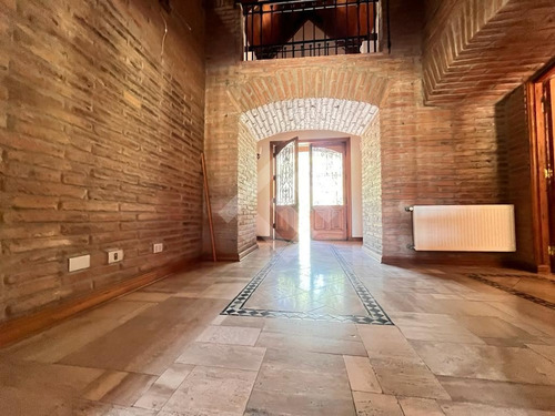 Casa En Venta De 4 Dorm. En Colina