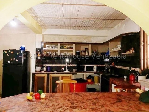 Imagen 1 de 13 de Casa En Venta Zona Centrica De Coro 2 Niveles Lista Para Habitar 04126887776 22-20829