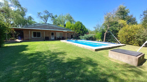 Excelente Quinta Con Pileta Y Gran Parque A La Venta En Abbott - Monte