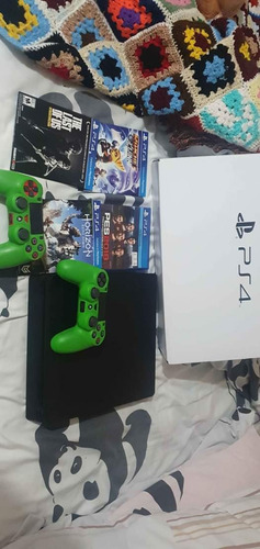 Ps4 De 1tbn Con Dos Controles