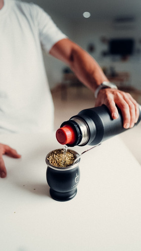 Un Mate Acero - Negro + Bombilla