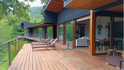 Espectacular Casa En El Lago Calafquen