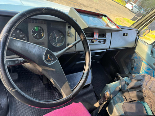 Mercedes Benz 1215