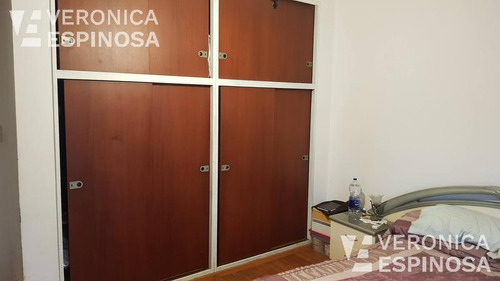 Casa De Tres Ambientes En Venta. Hurlingham.
