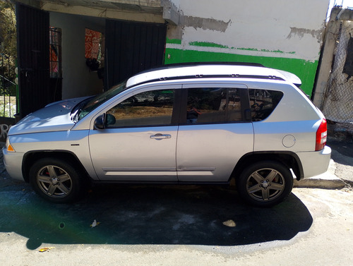 Jeep Compass Base 5vel 4x2 Mt