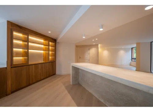 Apartamento De 189 M2 Totalmente Remodelado En La Tomatera, El Poblado